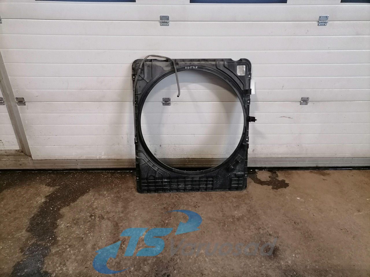 Volvo Fan shroud 22060183 - Hladnjak za Kamion: slika  Volvo Fan shroud 22060183 - Hladnjak za Kamion Volvo Fan shroud 22060183 - Hladnjak za Kamion: slika  Volvo Fan shroud 22060183 - Hladnjak za Kamion
