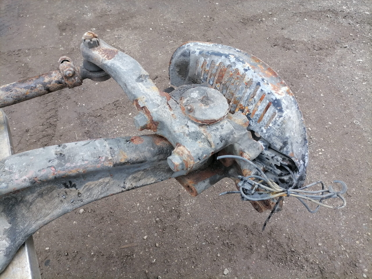 Volvo First axel housing 20399060 - Prednja osovina za Kamion: slika  Volvo First axel housing 20399060 - Prednja osovina za Kamion Volvo First axel housing 20399060 - Prednja osovina za Kamion: slika  Volvo First axel housing 20399060 - Prednja osovina za Kamion