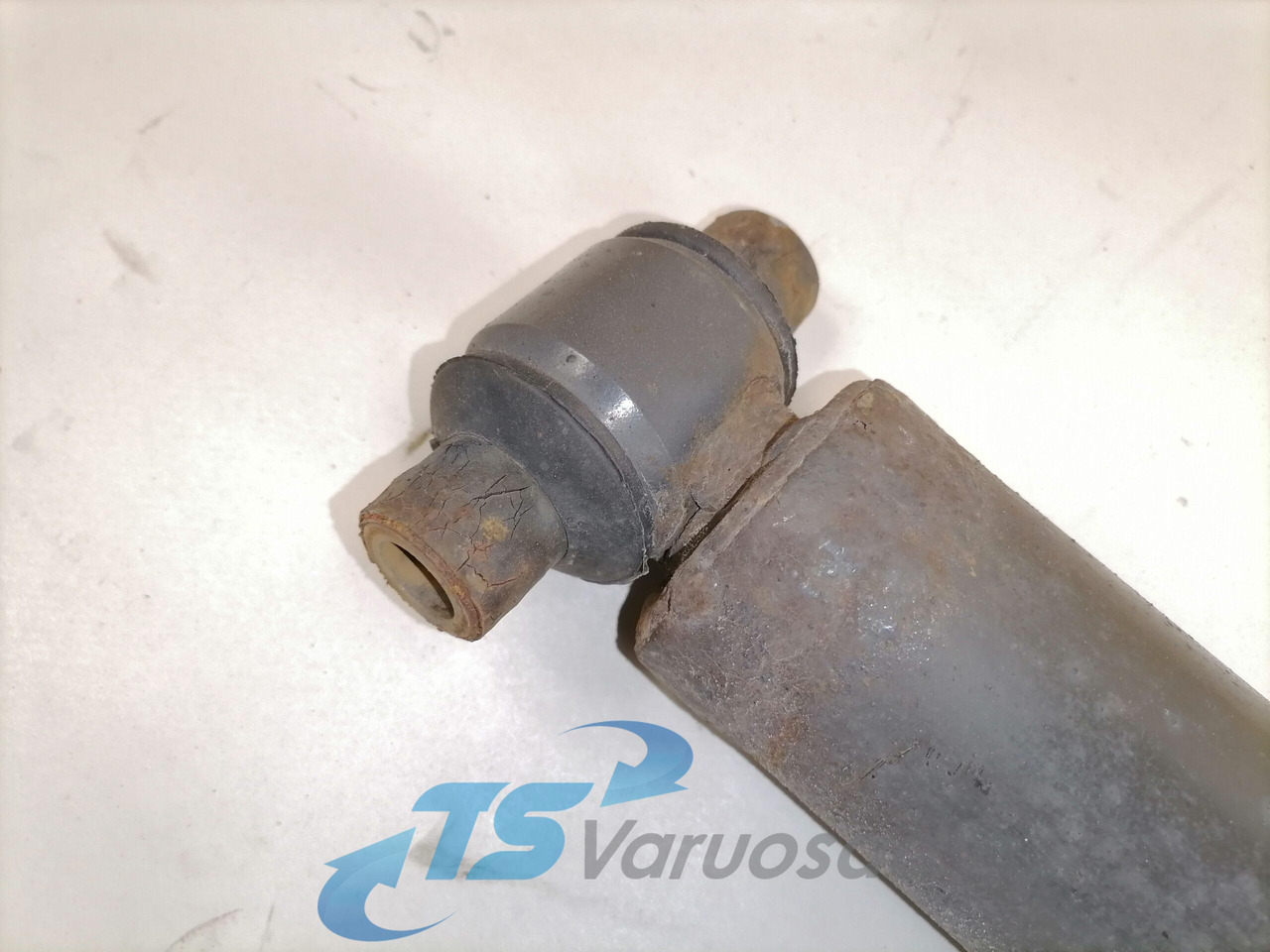 Volvo First axel shock absorber 21866530 - Amortizeri za Kamion: slika Volvo First axel shock absorber 21866530 - Amortizeri za Kamion Volvo First axel shock absorber 21866530 - Amortizeri za Kamion: slika Volvo First axel shock absorber 21866530 - Amortizeri za Kamion