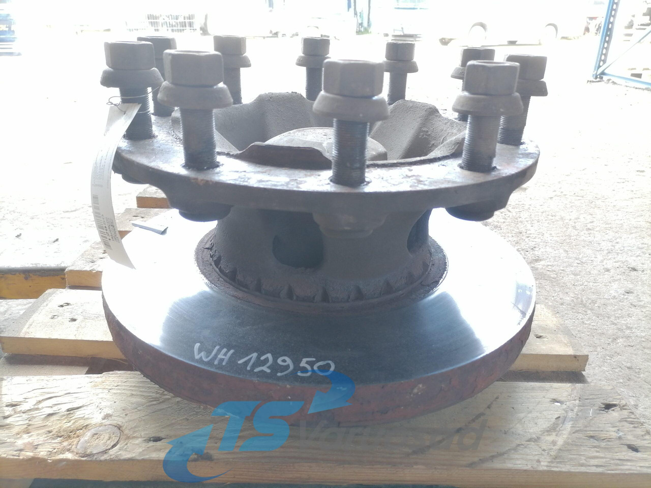 Volvo First wheel hub 21116583 - Glavina kotača za Kamion: slika Volvo First wheel hub 21116583 - Glavina kotača za Kamion Volvo First wheel hub 21116583 - Glavina kotača za Kamion: slika Volvo First wheel hub 21116583 - Glavina kotača za Kamion