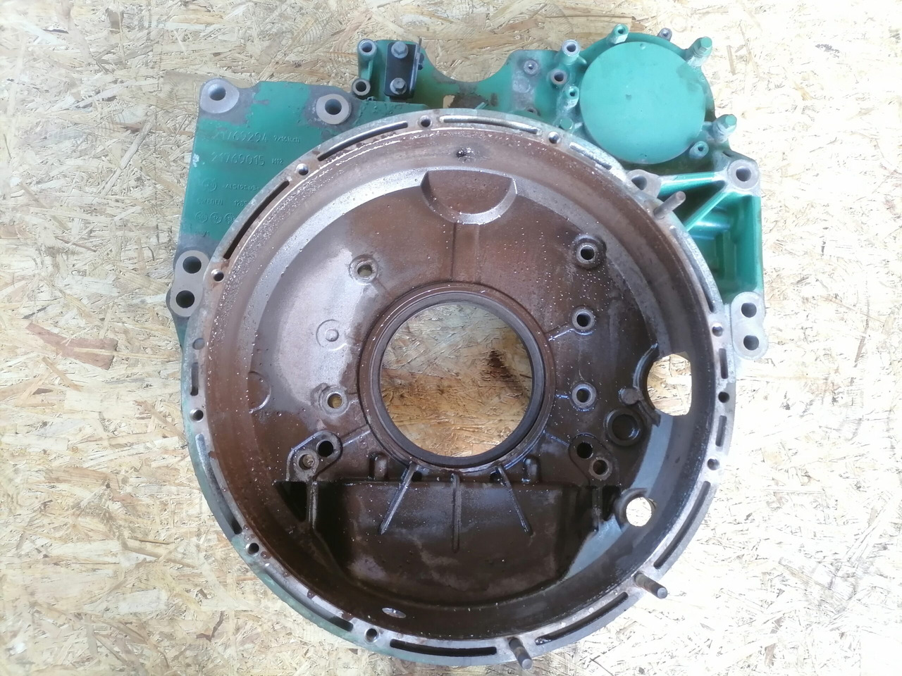 Volvo Flywheel housing 21769015 - Zamašnjak za Kamion: slika Volvo Flywheel housing 21769015 - Zamašnjak za Kamion Volvo Flywheel housing 21769015 - Zamašnjak za Kamion: slika Volvo Flywheel housing 21769015 - Zamašnjak za Kamion
