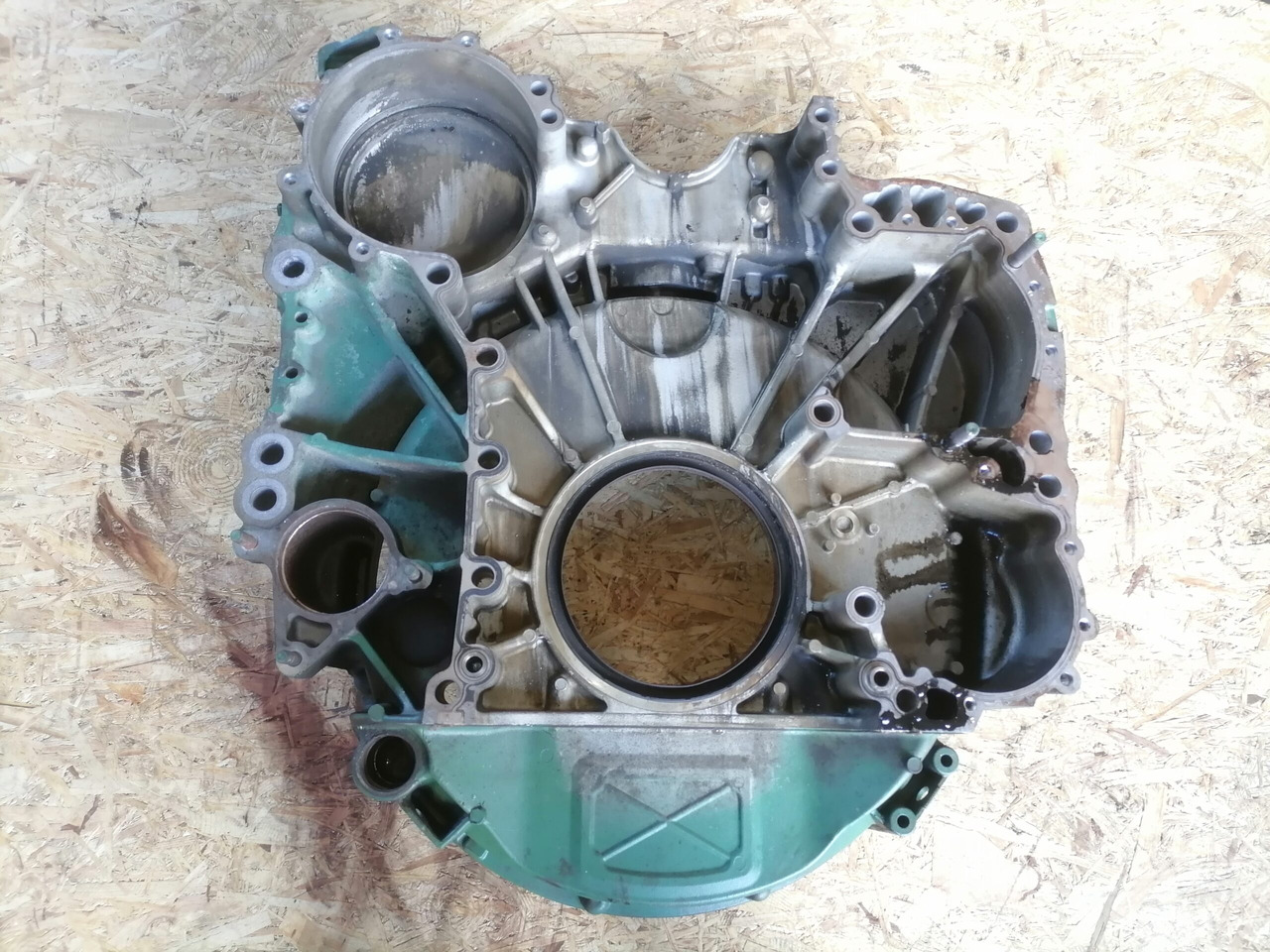 Volvo Flywheel housing 21769015 - Zamašnjak za Kamion: slika Volvo Flywheel housing 21769015 - Zamašnjak za Kamion Volvo Flywheel housing 21769015 - Zamašnjak za Kamion: slika Volvo Flywheel housing 21769015 - Zamašnjak za Kamion