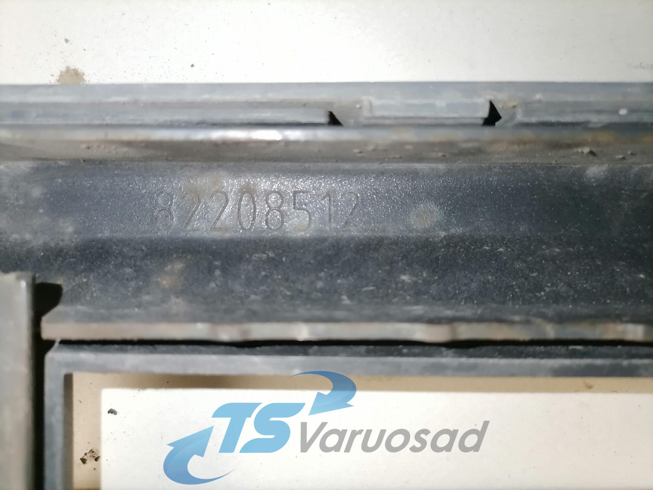 Volvo Grille panel 82208512 - Rešetka za Kamion: slika Volvo Grille panel 82208512 - Rešetka za Kamion Volvo Grille panel 82208512 - Rešetka za Kamion: slika Volvo Grille panel 82208512 - Rešetka za Kamion