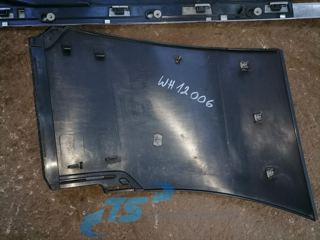 Volvo Grille panel 84027588 - Rešetka za Kamion: slika Volvo Grille panel 84027588 - Rešetka za Kamion Volvo Grille panel 84027588 - Rešetka za Kamion: slika Volvo Grille panel 84027588 - Rešetka za Kamion