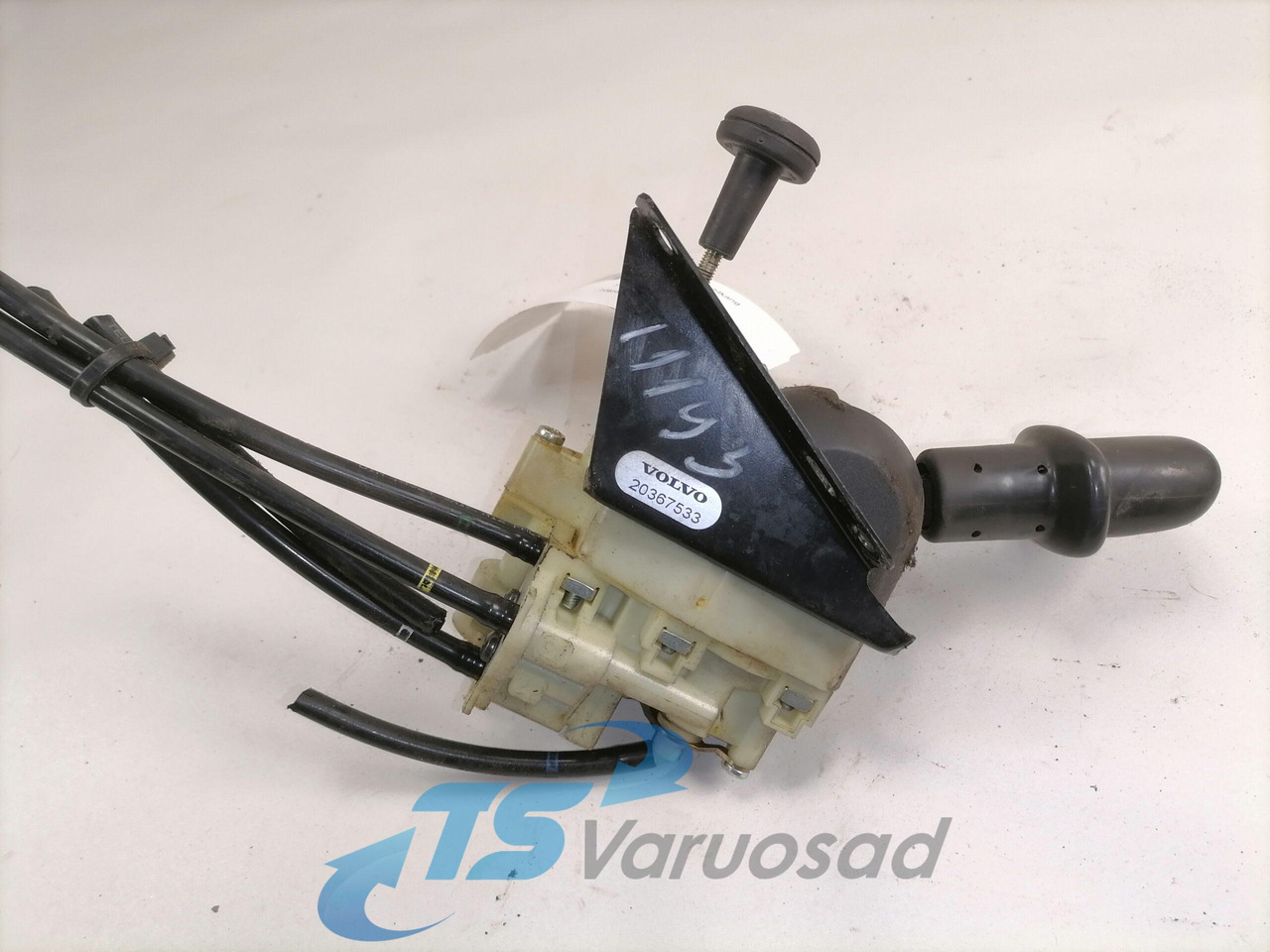 Volvo Handbrake control lever 9617242040 - Univerzalni dio za Kamion: slika Volvo Handbrake control lever 9617242040 - Univerzalni dio za Kamion Volvo Handbrake control lever 9617242040 - Univerzalni dio za Kamion: slika Volvo Handbrake control lever 9617242040 - Univerzalni dio za Kamion
