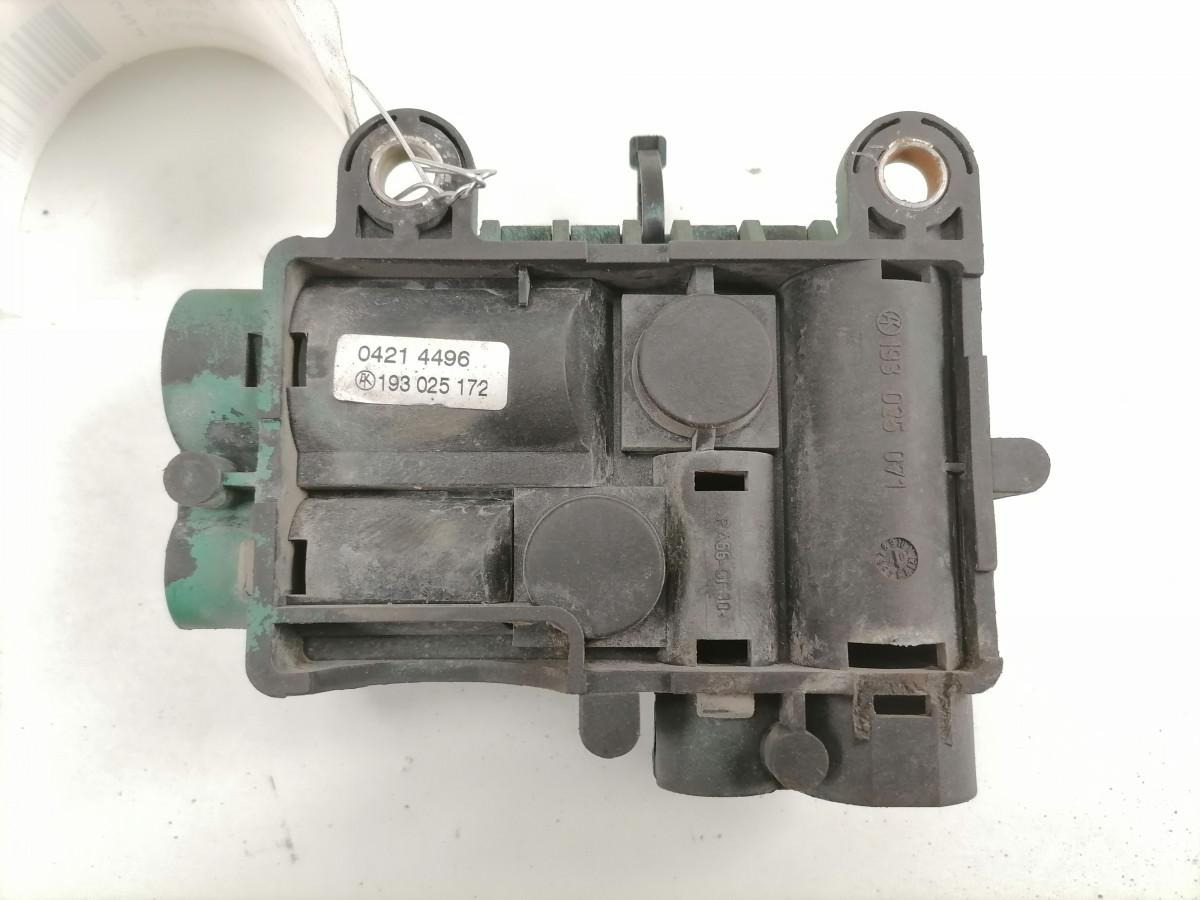 Volvo Juhtmestiku harukarp 04214496 - Osigurač za Kamion: slika Volvo Juhtmestiku harukarp 04214496 - Osigurač za Kamion Volvo Juhtmestiku harukarp 04214496 - Osigurač za Kamion: slika Volvo Juhtmestiku harukarp 04214496 - Osigurač za Kamion