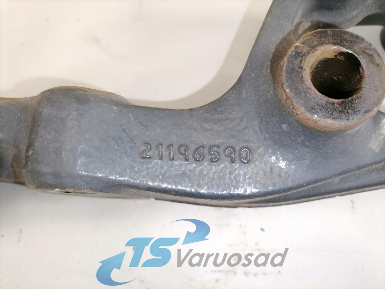 Volvo Kabiini kandur, tagumine 21196590 - Ovjes kabine za Kamion: slika Volvo Kabiini kandur, tagumine 21196590 - Ovjes kabine za Kamion Volvo Kabiini kandur, tagumine 21196590 - Ovjes kabine za Kamion: slika Volvo Kabiini kandur, tagumine 21196590 - Ovjes kabine za Kamion