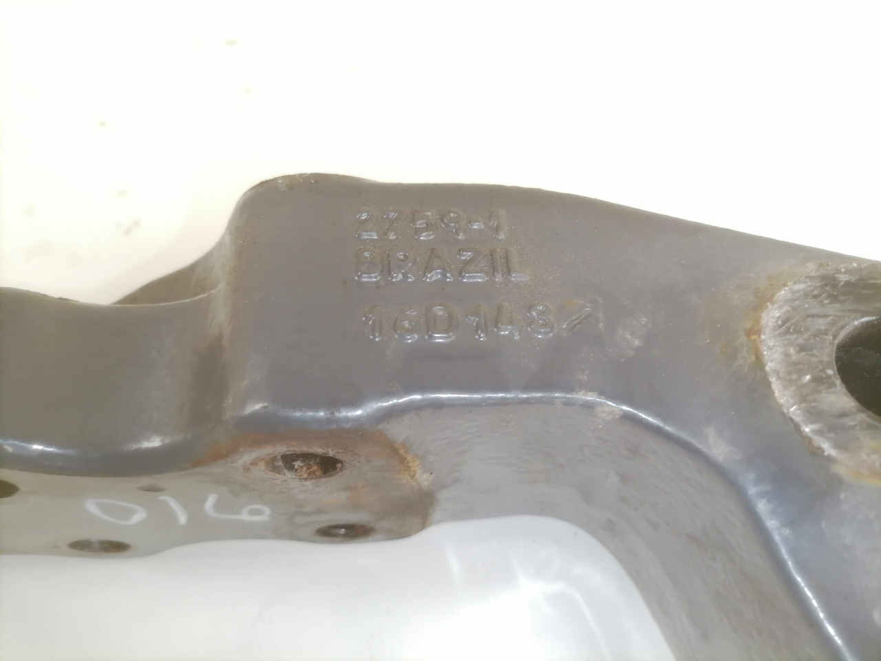 Volvo Kabiini kandur, tagumine 21647361 - Ovjes kabine za Kamion: slika Volvo Kabiini kandur, tagumine 21647361 - Ovjes kabine za Kamion Volvo Kabiini kandur, tagumine 21647361 - Ovjes kabine za Kamion: slika Volvo Kabiini kandur, tagumine 21647361 - Ovjes kabine za Kamion