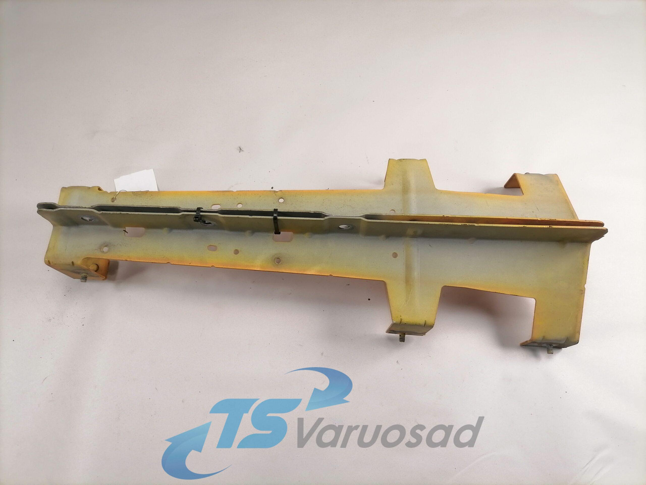 Volvo Kabiini nurgapleki kandur 20379177 - Univerzalni dio za Kamion: slika Volvo Kabiini nurgapleki kandur 20379177 - Univerzalni dio za Kamion Volvo Kabiini nurgapleki kandur 20379177 - Univerzalni dio za Kamion: slika Volvo Kabiini nurgapleki kandur 20379177 - Univerzalni dio za Kamion