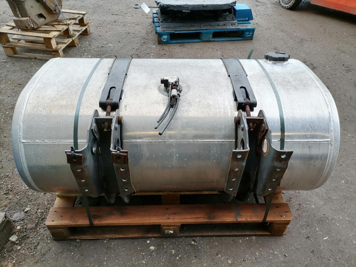 Volvo Kütusepaak 415L 20504491 - Spremnik goriva za Kamion: slika Volvo Kütusepaak 415L 20504491 - Spremnik goriva za Kamion Volvo Kütusepaak 415L 20504491 - Spremnik goriva za Kamion: slika Volvo Kütusepaak 415L 20504491 - Spremnik goriva za Kamion