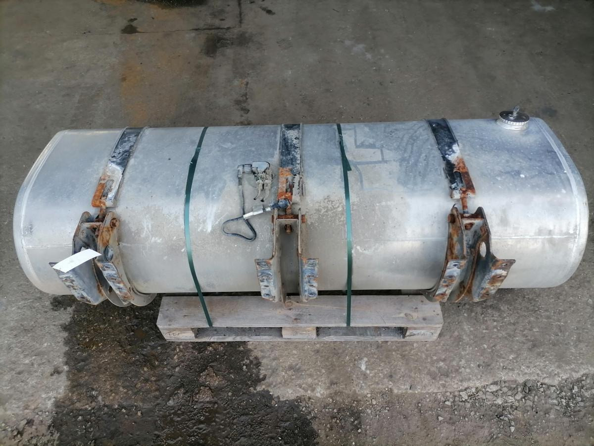 Volvo Kütusepaak 625L 20504495 - Spremnik goriva za Kamion: slika Volvo Kütusepaak 625L 20504495 - Spremnik goriva za Kamion Volvo Kütusepaak 625L 20504495 - Spremnik goriva za Kamion: slika Volvo Kütusepaak 625L 20504495 - Spremnik goriva za Kamion