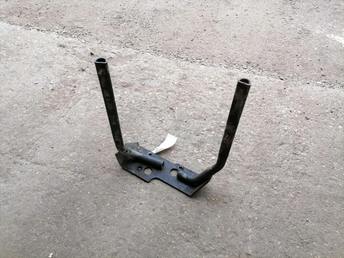Volvo Mudguard bracket 20801322 - Univerzalni dio za Kamion: slika Volvo Mudguard bracket 20801322 - Univerzalni dio za Kamion Volvo Mudguard bracket 20801322 - Univerzalni dio za Kamion: slika Volvo Mudguard bracket 20801322 - Univerzalni dio za Kamion
