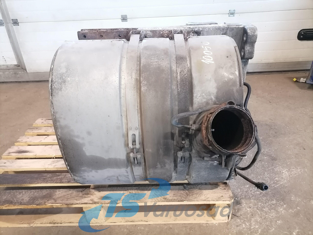 Volvo Muffler 20894953 - Prigušni lonac za Kamion: slika Volvo Muffler 20894953 - Prigušni lonac za Kamion Volvo Muffler 20894953 - Prigušni lonac za Kamion: slika Volvo Muffler 20894953 - Prigušni lonac za Kamion