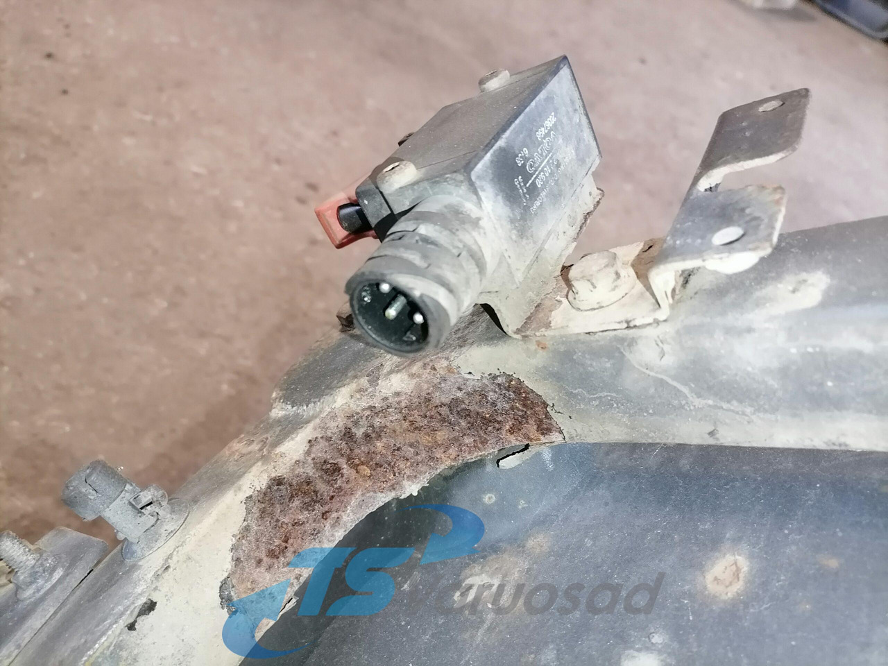Volvo Poritiib 20453900 - Univerzalni dio za Kamion: slika Volvo Poritiib 20453900 - Univerzalni dio za Kamion Volvo Poritiib 20453900 - Univerzalni dio za Kamion: slika Volvo Poritiib 20453900 - Univerzalni dio za Kamion
