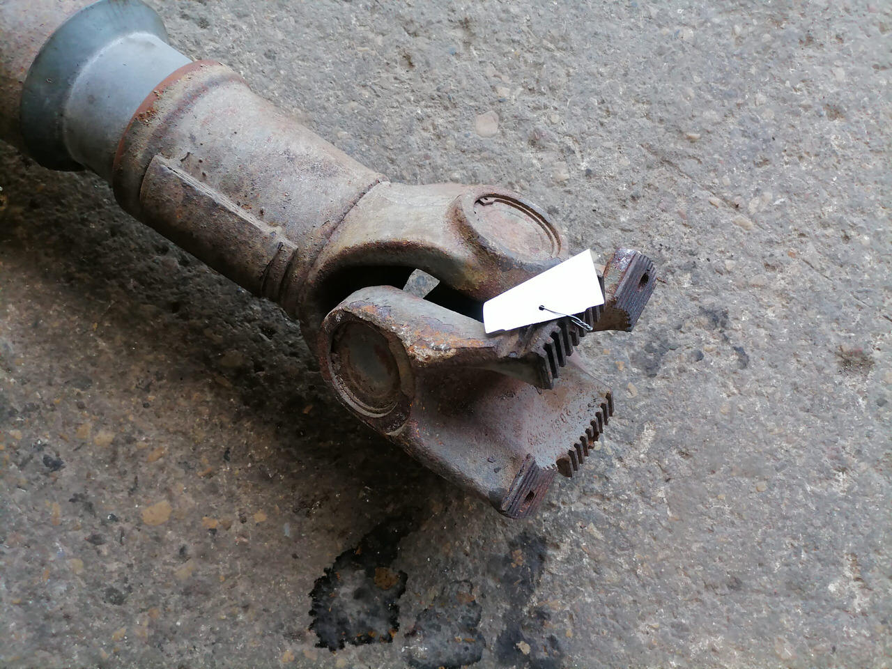 Volvo Propeller shaft 1068155 - Kardansko vratilo za Kamion: slika Volvo Propeller shaft 1068155 - Kardansko vratilo za Kamion Volvo Propeller shaft 1068155 - Kardansko vratilo za Kamion: slika Volvo Propeller shaft 1068155 - Kardansko vratilo za Kamion