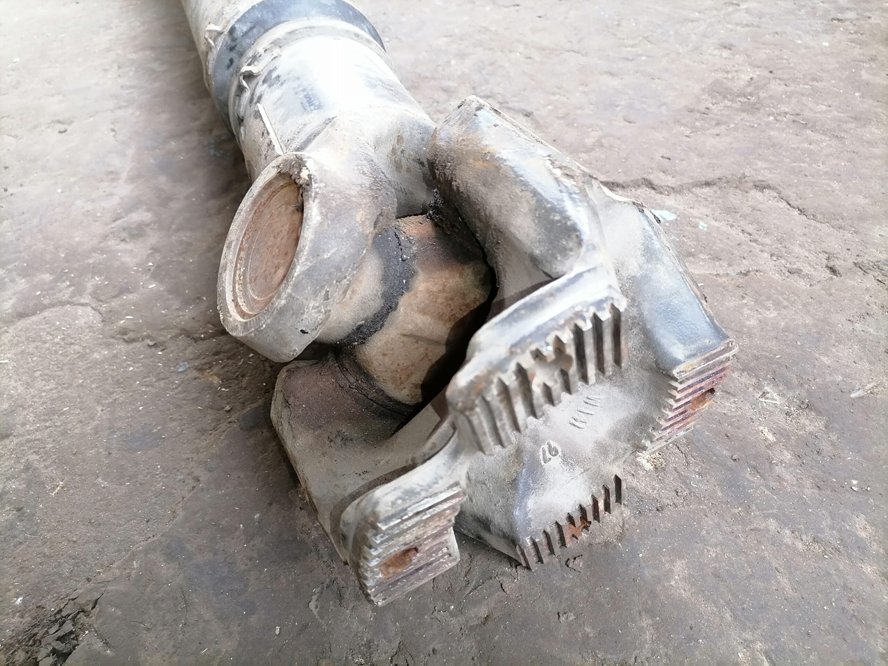 Volvo Propeller shaft 1068177 - Kardansko vratilo za Kamion: slika Volvo Propeller shaft 1068177 - Kardansko vratilo za Kamion Volvo Propeller shaft 1068177 - Kardansko vratilo za Kamion: slika Volvo Propeller shaft 1068177 - Kardansko vratilo za Kamion