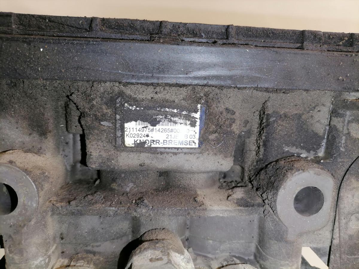 Volvo Rear axel brake pressure control valve 21114975 - Kočioni ventil za Kamion: slika Volvo Rear axel brake pressure control valve 21114975 - Kočioni ventil za Kamion Volvo Rear axel brake pressure control valve 21114975 - Kočioni ventil za Kamion: slika Volvo Rear axel brake pressure control valve 21114975 - Kočioni ventil za Kamion