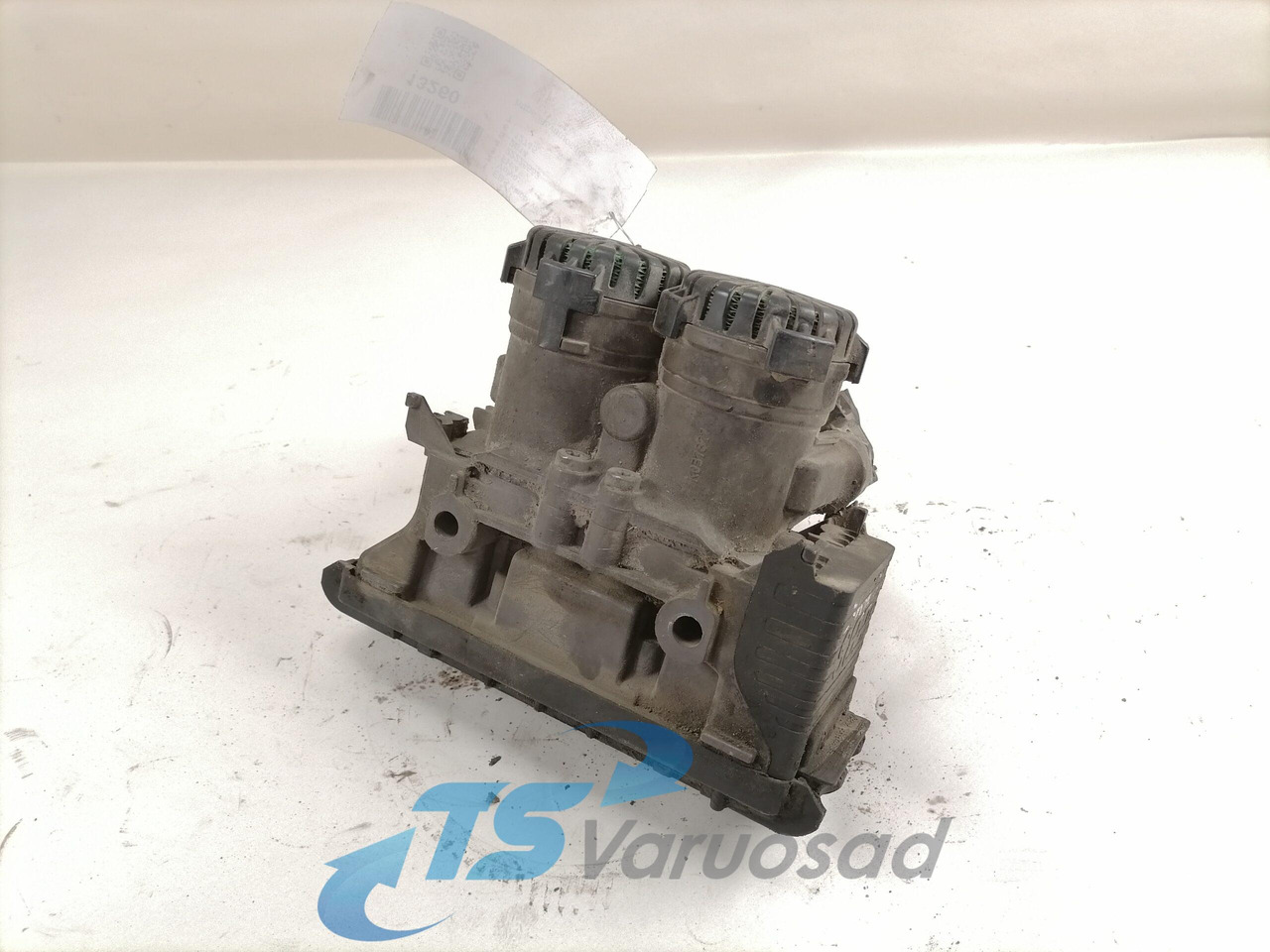 Volvo Rear axel brake pressure control valve 22225552 - Kočioni ventil za Kamion: slika Volvo Rear axel brake pressure control valve 22225552 - Kočioni ventil za Kamion Volvo Rear axel brake pressure control valve 22225552 - Kočioni ventil za Kamion: slika Volvo Rear axel brake pressure control valve 22225552 - Kočioni ventil za Kamion