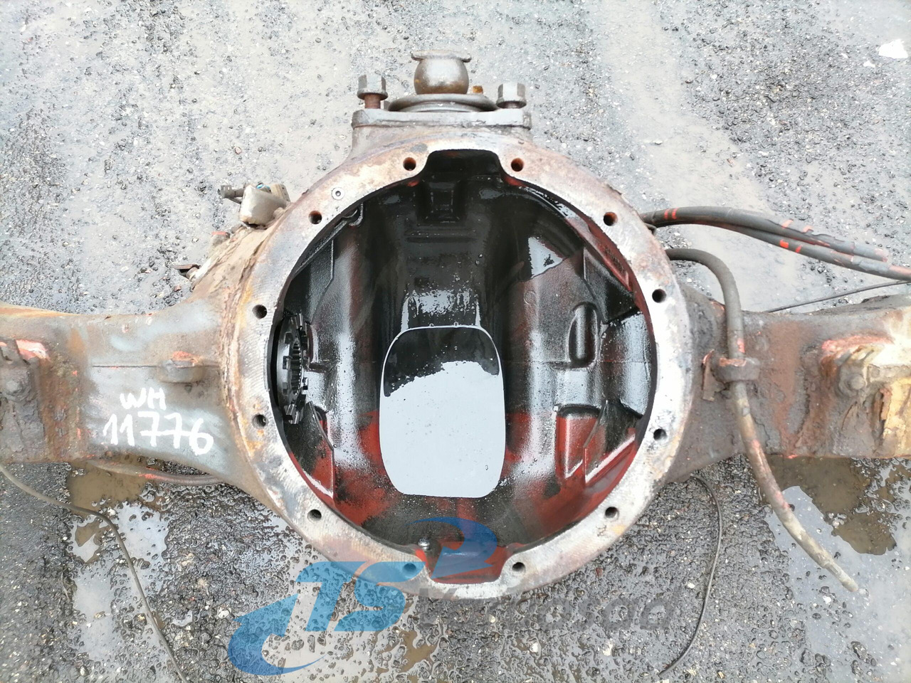 Volvo Rear axel housing 3192132 - Osovina i dijelovi za Kamion: slika  Volvo Rear axel housing 3192132 - Osovina i dijelovi za Kamion Volvo Rear axel housing 3192132 - Osovina i dijelovi za Kamion: slika  Volvo Rear axel housing 3192132 - Osovina i dijelovi za Kamion