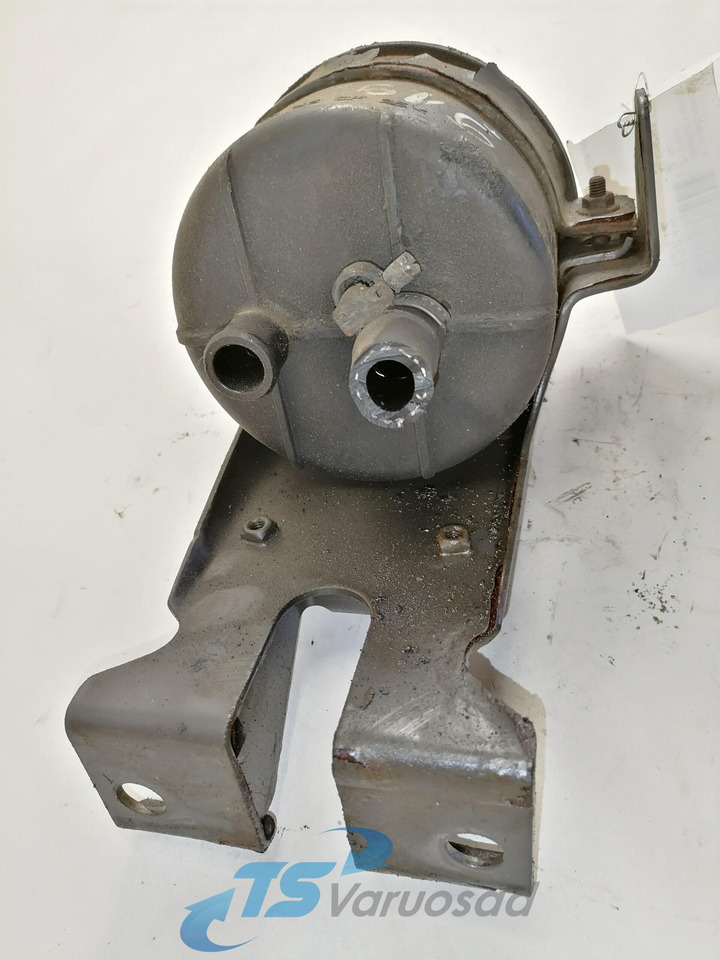 Volvo Steering oil tank+ bracket 1592945 - Servo crijevo za Kamion: slika Volvo Steering oil tank+ bracket 1592945 - Servo crijevo za Kamion Volvo Steering oil tank+ bracket 1592945 - Servo crijevo za Kamion: slika Volvo Steering oil tank+ bracket 1592945 - Servo crijevo za Kamion