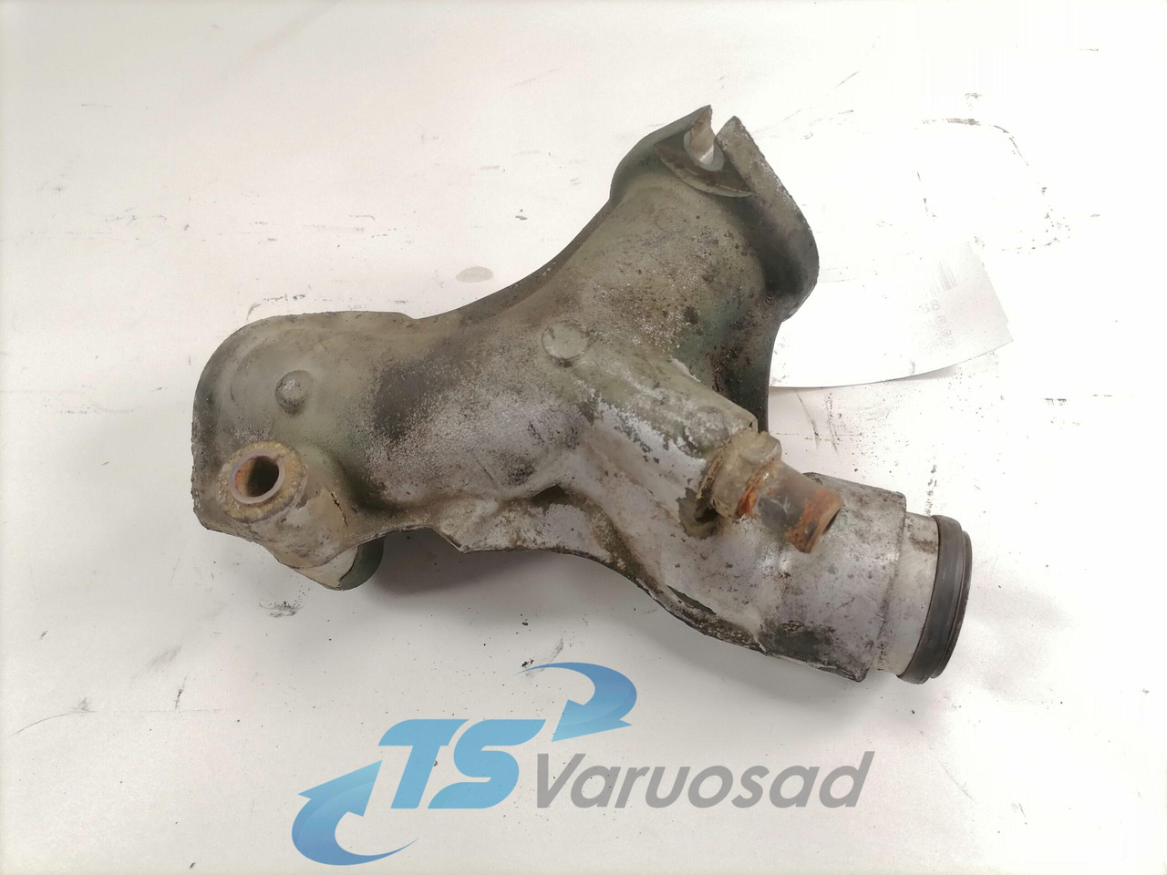 Volvo Water pump manifold / housing 20539684 - Vodena pumpa za Kamion: slika Volvo Water pump manifold / housing 20539684 - Vodena pumpa za Kamion Volvo Water pump manifold / housing 20539684 - Vodena pumpa za Kamion: slika Volvo Water pump manifold / housing 20539684 - Vodena pumpa za Kamion