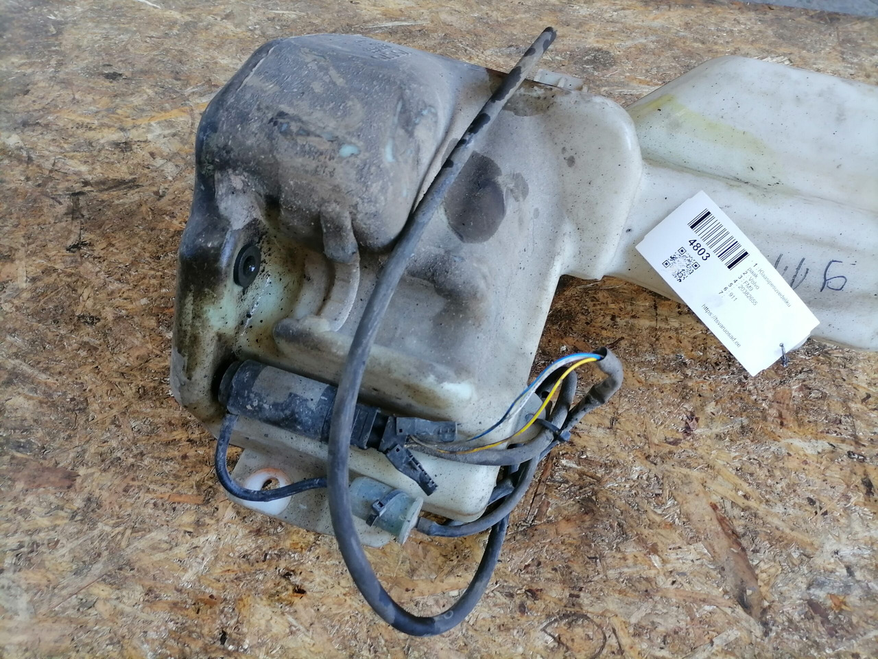 Volvo Windscreen washer fluid tank 20382655 - Brisač za Kamion: slika Volvo Windscreen washer fluid tank 20382655 - Brisač za Kamion Volvo Windscreen washer fluid tank 20382655 - Brisač za Kamion: slika Volvo Windscreen washer fluid tank 20382655 - Brisač za Kamion