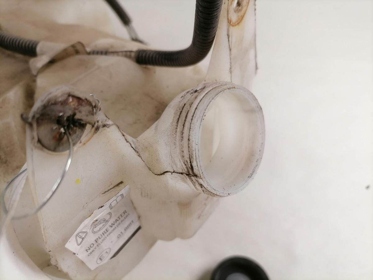 Volvo Windscreen washer fluid tank 20717061 - Brisač za Kamion: slika Volvo Windscreen washer fluid tank 20717061 - Brisač za Kamion Volvo Windscreen washer fluid tank 20717061 - Brisač za Kamion: slika Volvo Windscreen washer fluid tank 20717061 - Brisač za Kamion