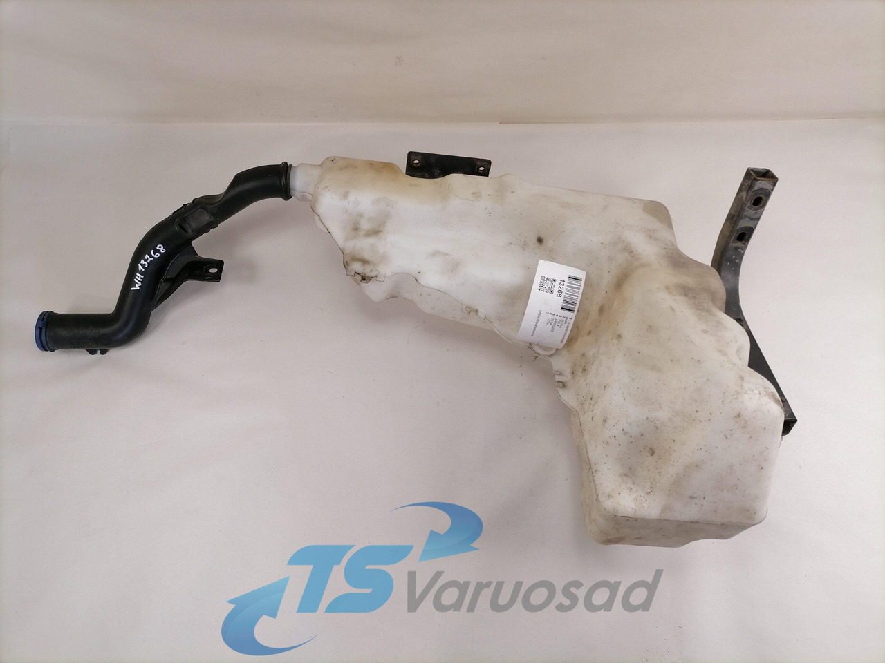 Volvo Windscreen washer fluid tank 84092259 - Brisač za Kamion: slika Volvo Windscreen washer fluid tank 84092259 - Brisač za Kamion Volvo Windscreen washer fluid tank 84092259 - Brisač za Kamion: slika Volvo Windscreen washer fluid tank 84092259 - Brisač za Kamion