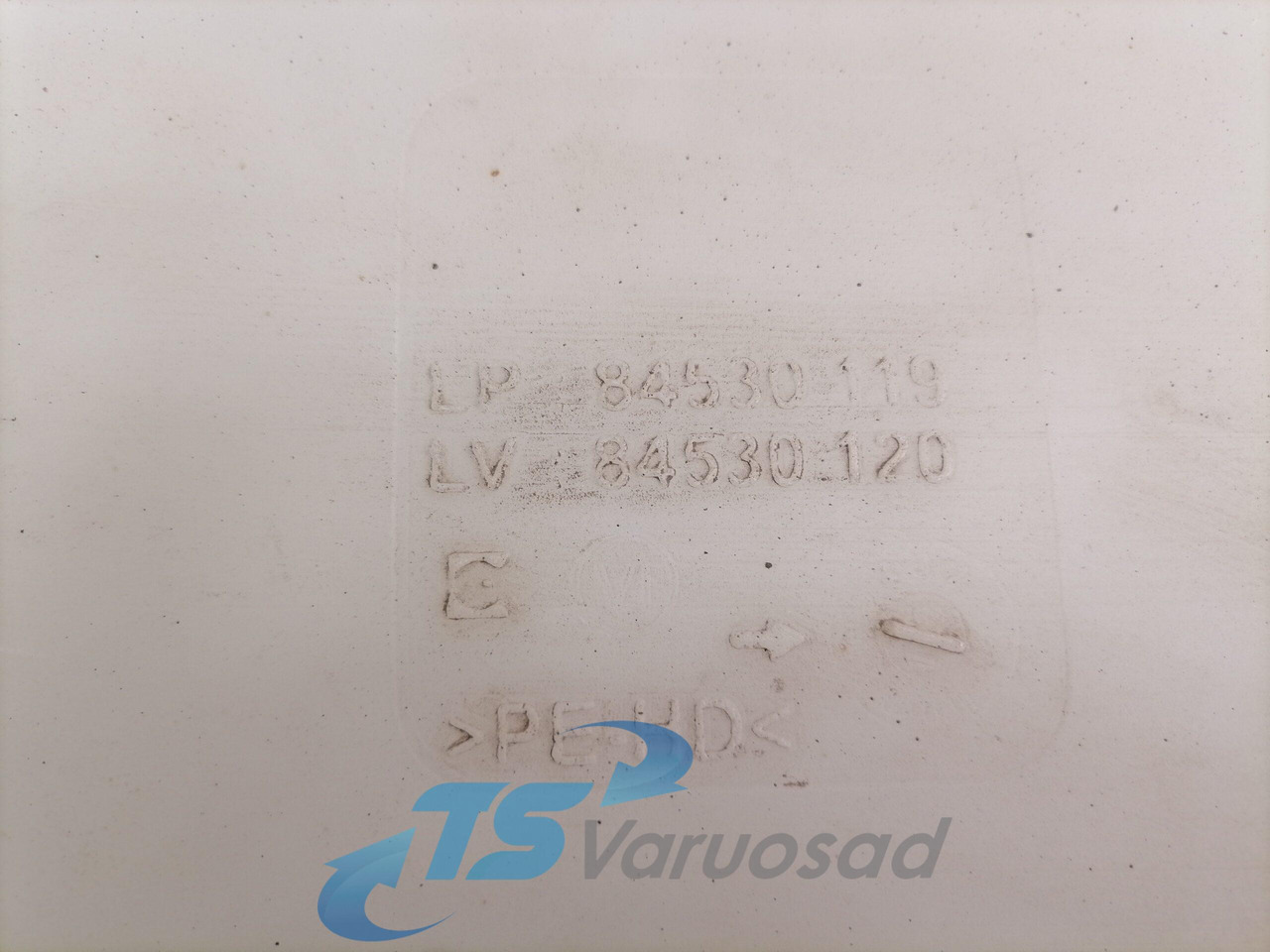 Volvo Windscreen washer fluid tank 84530119 - Brisač za Kamion: slika Volvo Windscreen washer fluid tank 84530119 - Brisač za Kamion Volvo Windscreen washer fluid tank 84530119 - Brisač za Kamion: slika Volvo Windscreen washer fluid tank 84530119 - Brisač za Kamion