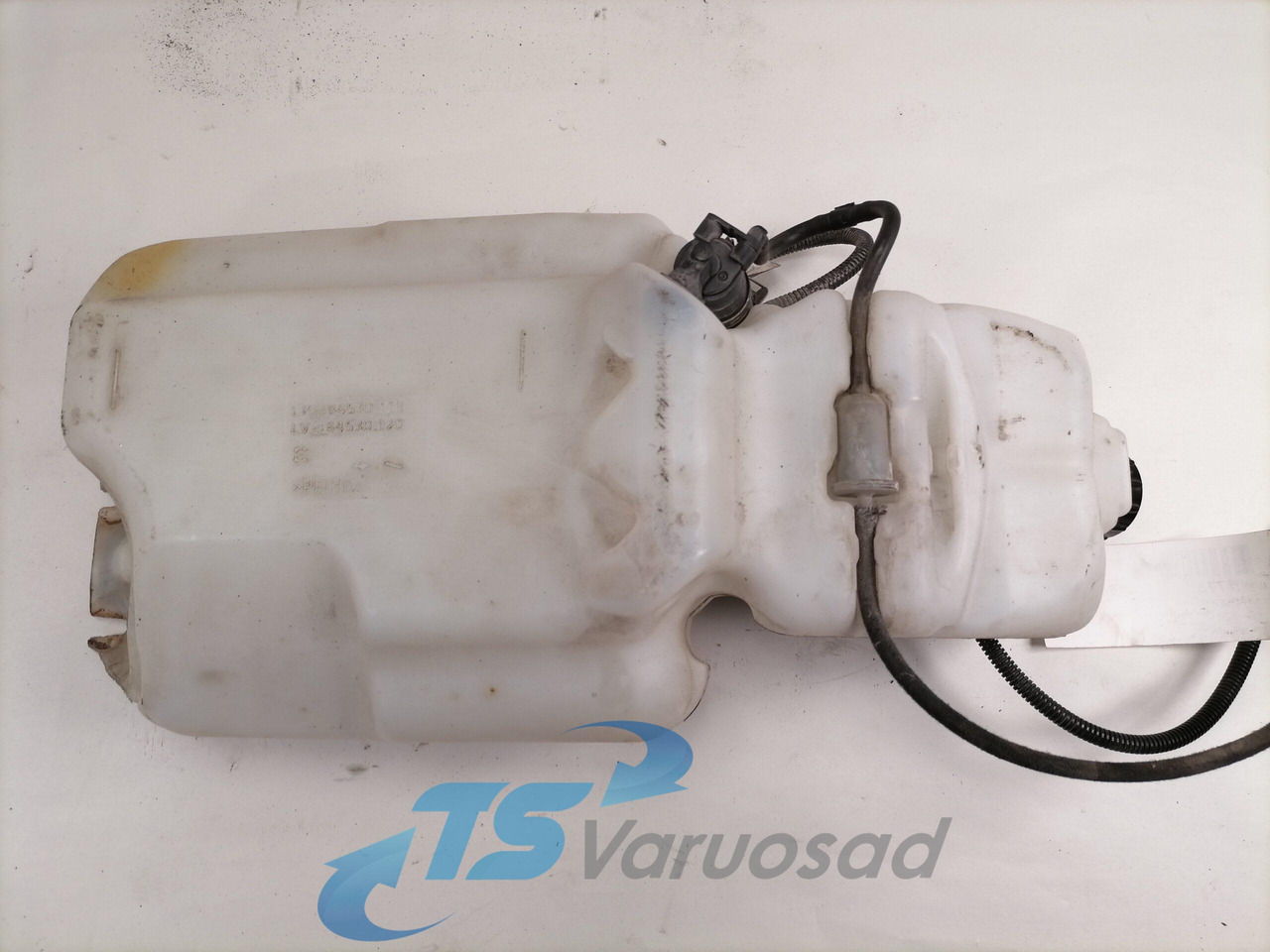 Volvo Windscreen washer fluid tank 84530119 - Brisač za Kamion: slika Volvo Windscreen washer fluid tank 84530119 - Brisač za Kamion Volvo Windscreen washer fluid tank 84530119 - Brisač za Kamion: slika Volvo Windscreen washer fluid tank 84530119 - Brisač za Kamion