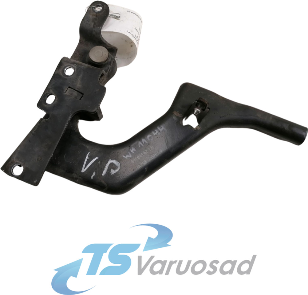 Volvo lower grille carrier hinge 84104142 - Rešetka za Kamion: slika Volvo lower grille carrier hinge 84104142 - Rešetka za Kamion Volvo lower grille carrier hinge 84104142 - Rešetka za Kamion: slika Volvo lower grille carrier hinge 84104142 - Rešetka za Kamion