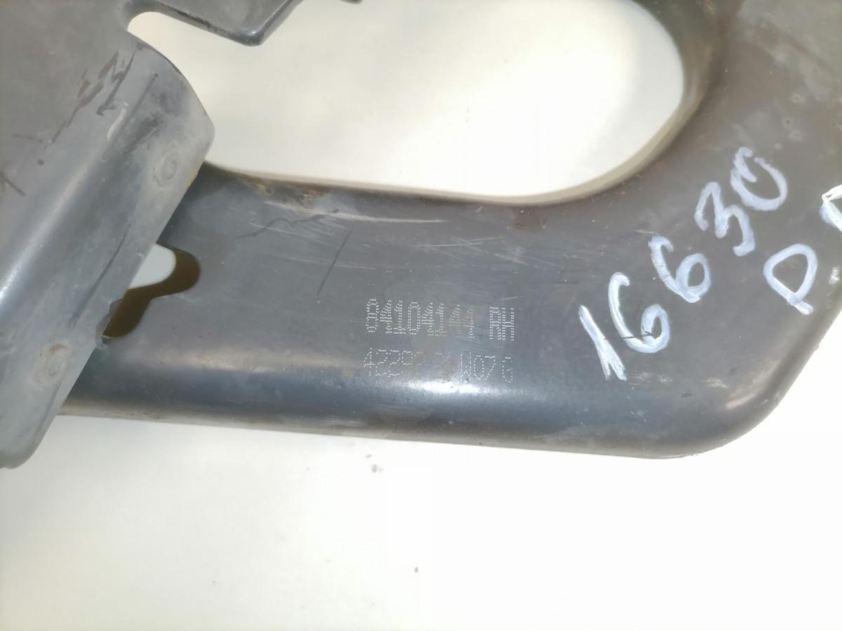 Volvo lower grille carrier hinge 84104144 - Rešetka za Kamion: slika Volvo lower grille carrier hinge 84104144 - Rešetka za Kamion Volvo lower grille carrier hinge 84104144 - Rešetka za Kamion: slika Volvo lower grille carrier hinge 84104144 - Rešetka za Kamion