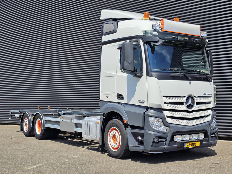 Mercedes-Benz ACTROS 2640 6x2-4 / NL TRUCK - Transporter kontejnera/ Kamion s izmjenjivim sanducima: slika Mercedes-Benz ACTROS 2640 6x2-4 / NL TRUCK - Transporter kontejnera/ Kamion s izmjenjivim sanducima Mercedes-Benz ACTROS 2640 6x2-4 / NL TRUCK - Transporter kontejnera/ Kamion s izmjenjivim sanducima: slika Mercedes-Benz ACTROS 2640 6x2-4 / NL TRUCK - Transporter kontejnera/ Kamion s izmjenjivim sanducima