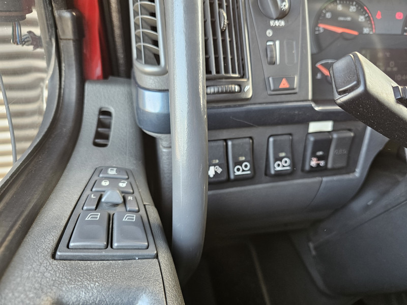 Tegljač Volvo FH 460 6x2-4 / HYDRAULIC / FULL AIR: slika Tegljač Volvo FH 460 6x2-4 / HYDRAULIC / FULL AIR