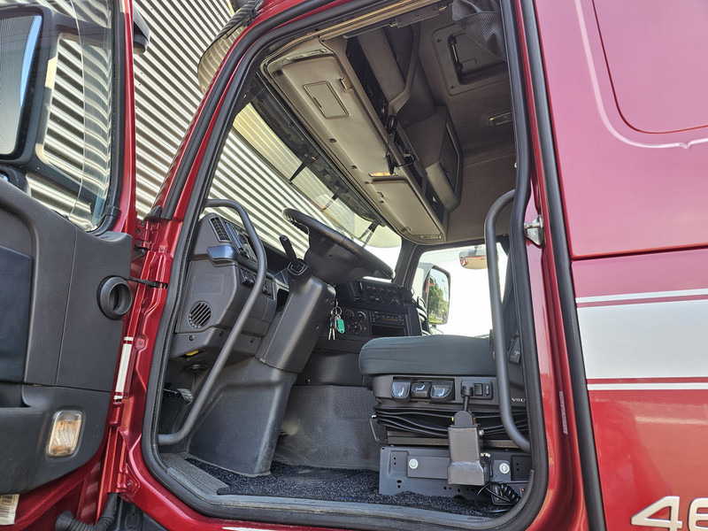 Tegljač Volvo FH 460 6x2-4 / HYDRAULIC / FULL AIR: slika Tegljač Volvo FH 460 6x2-4 / HYDRAULIC / FULL AIR