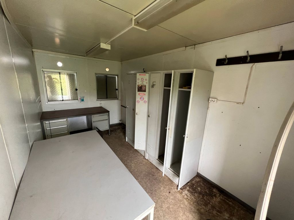 Kukasta dizalica/ Sustav s proklizavajućim upravljanjem Büro Container mit Heizung Licht Tisch Schränke: slika Kukasta dizalica/ Sustav s proklizavajućim upravljanjem Büro Container mit Heizung Licht Tisch Schränke