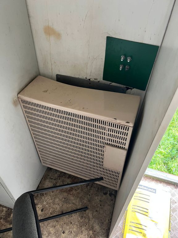 Kukasta dizalica/ Sustav s proklizavajućim upravljanjem Büro Container mit Heizung Licht Tisch Schränke: slika Kukasta dizalica/ Sustav s proklizavajućim upravljanjem Büro Container mit Heizung Licht Tisch Schränke