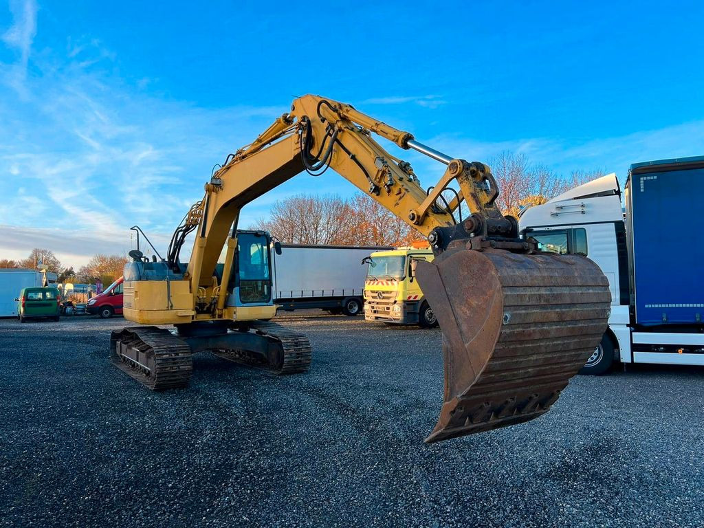 Komatsu PC228USLC 23200 Kg 107 Kw - Bager gusjeničar: slika Komatsu PC228USLC 23200 Kg 107 Kw - Bager gusjeničar Komatsu PC228USLC 23200 Kg 107 Kw - Bager gusjeničar: slika Komatsu PC228USLC 23200 Kg 107 Kw - Bager gusjeničar