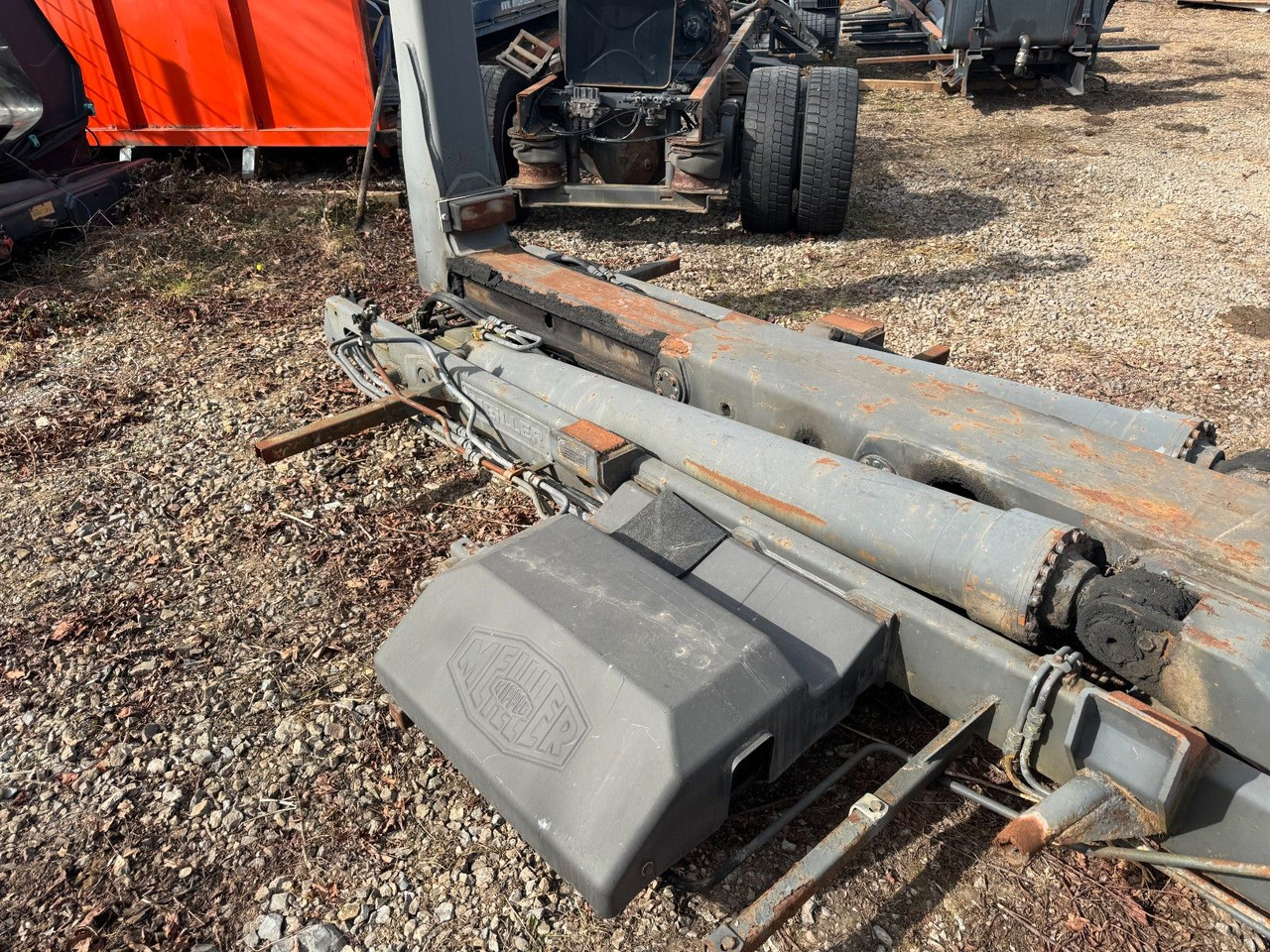 Novi Kamion s kukastom dizalicom Meiller Abrollaufbau für 6X4 mit 3,90   Radstand: slika Novi Kamion s kukastom dizalicom Meiller Abrollaufbau für 6X4 mit 3,90   Radstand