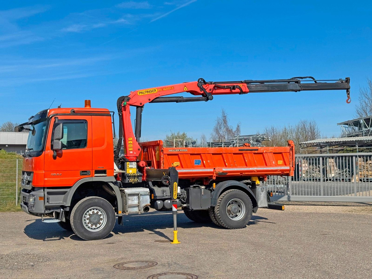Mercedes-Benz 1844 4x4 Meiller 3S Bordmatik Palfinger PK16001K - Kiper: slika Mercedes-Benz 1844 4x4 Meiller 3S Bordmatik Palfinger PK16001K - Kiper Mercedes-Benz 1844 4x4 Meiller 3S Bordmatik Palfinger PK16001K - Kiper: slika Mercedes-Benz 1844 4x4 Meiller 3S Bordmatik Palfinger PK16001K - Kiper
