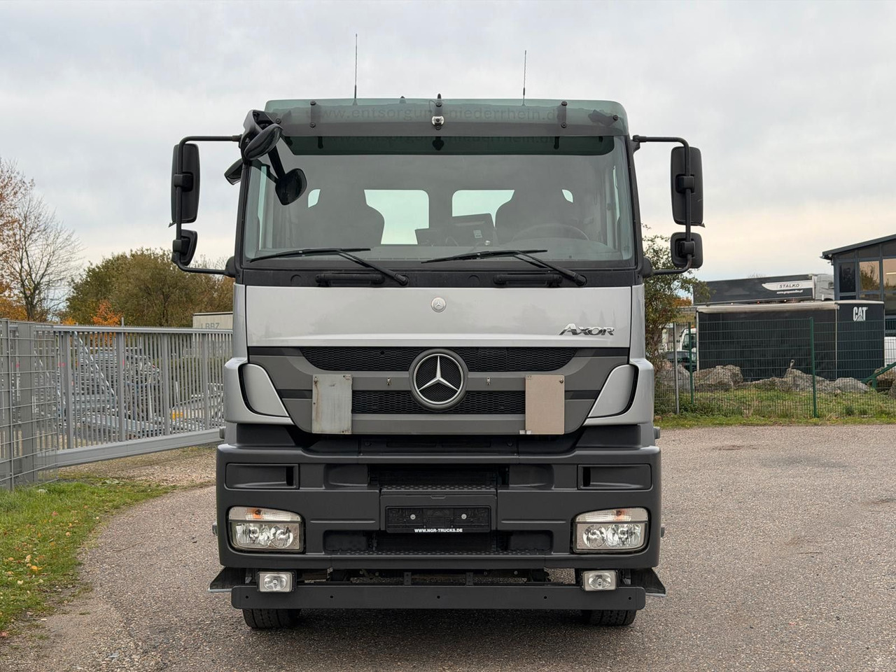 Mercedes-Benz 2540 L 6x2 Palfinger T20 mit hydr. Containerverr - Kamion s kukastom dizalicom: slika Mercedes-Benz 2540 L 6x2 Palfinger T20 mit hydr. Containerverr - Kamion s kukastom dizalicom Mercedes-Benz 2540 L 6x2 Palfinger T20 mit hydr. Containerverr - Kamion s kukastom dizalicom: slika Mercedes-Benz 2540 L 6x2 Palfinger T20 mit hydr. Containerverr - Kamion s kukastom dizalicom