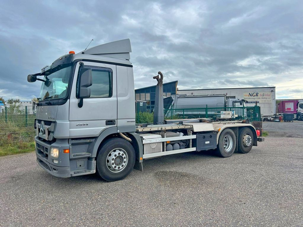 Kamion s kukastom dizalicom Mercedes-Benz 2544 6X2 VDL Abroller  Klima & Retarder: slika Kamion s kukastom dizalicom Mercedes-Benz 2544 6X2 VDL Abroller  Klima & Retarder