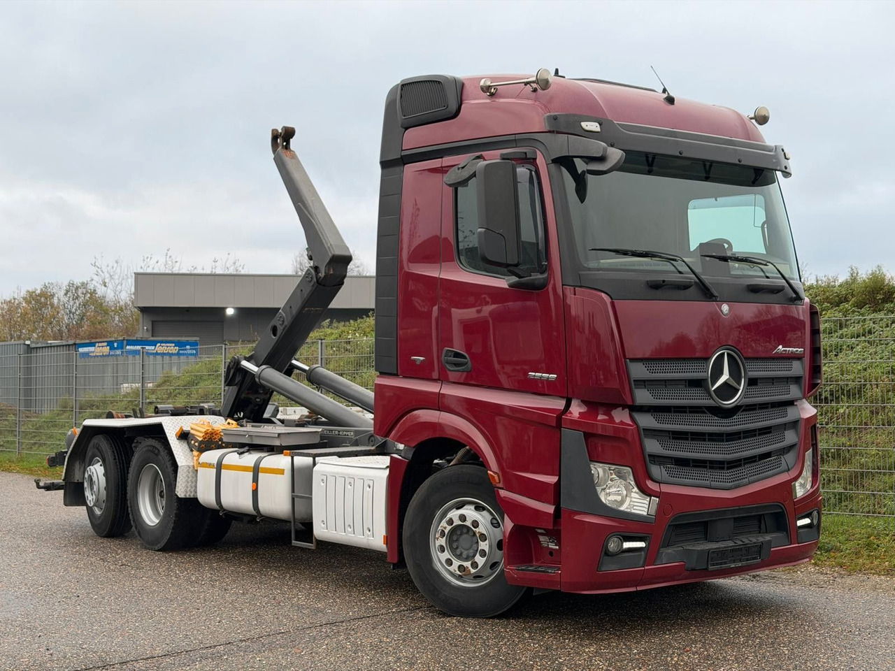 Mercedes-Benz 2558 6x2 Meiller RK 20.65 | Retarder | Klima - Kamion s kukastom dizalicom: slika Mercedes-Benz 2558 6x2 Meiller RK 20.65 | Retarder | Klima - Kamion s kukastom dizalicom Mercedes-Benz 2558 6x2 Meiller RK 20.65 | Retarder | Klima - Kamion s kukastom dizalicom: slika Mercedes-Benz 2558 6x2 Meiller RK 20.65 | Retarder | Klima - Kamion s kukastom dizalicom