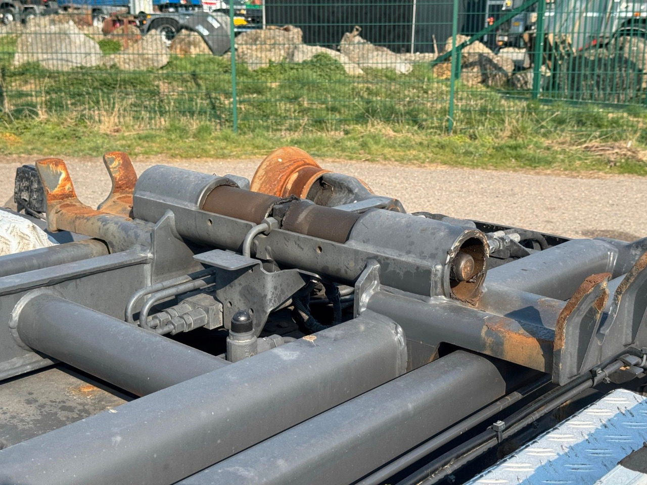 Mercedes-Benz 2558 6x2 Meiller RK 20.65 | Retarder | Klima - Kamion s kukastom dizalicom: slika Mercedes-Benz 2558 6x2 Meiller RK 20.65 | Retarder | Klima - Kamion s kukastom dizalicom Mercedes-Benz 2558 6x2 Meiller RK 20.65 | Retarder | Klima - Kamion s kukastom dizalicom: slika Mercedes-Benz 2558 6x2 Meiller RK 20.65 | Retarder | Klima - Kamion s kukastom dizalicom