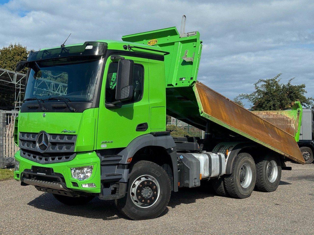 Mercedes-Benz 2643 6X4 Meiller 3 S. Bordmatik Top Zustand - Kiper: slika Mercedes-Benz 2643 6X4 Meiller 3 S. Bordmatik Top Zustand - Kiper Mercedes-Benz 2643 6X4 Meiller 3 S. Bordmatik Top Zustand - Kiper: slika Mercedes-Benz 2643 6X4 Meiller 3 S. Bordmatik Top Zustand - Kiper