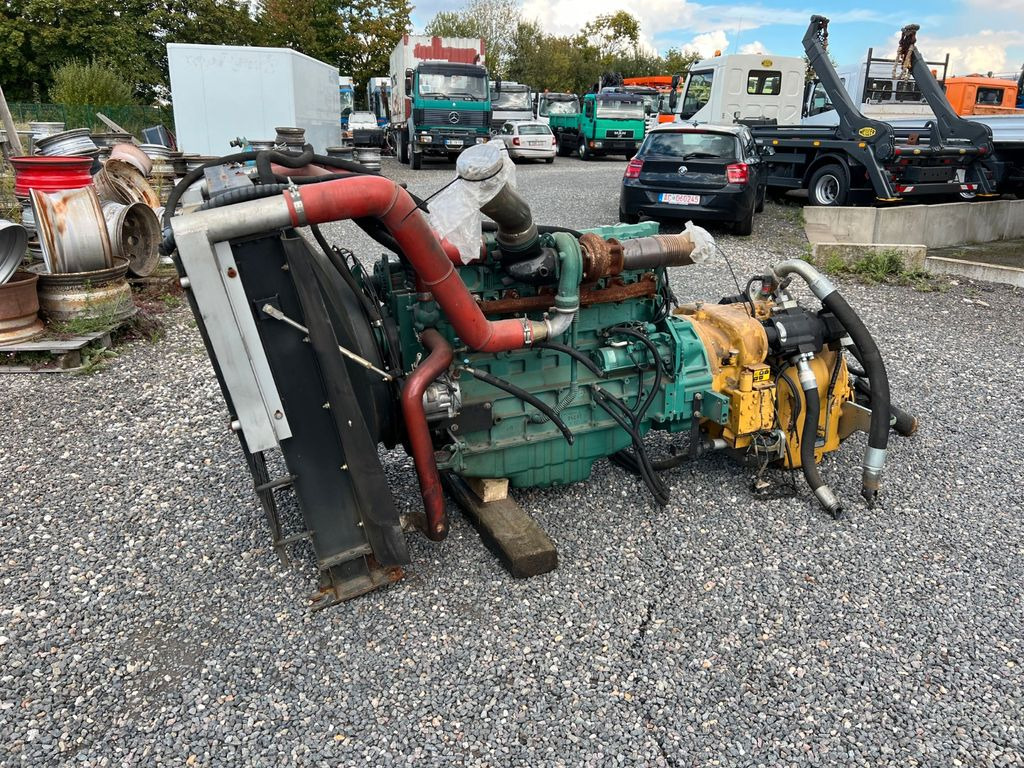 VOLVO PENTA & DANA SPICER Top Zustand - Motor za Kamion: slika VOLVO PENTA & DANA SPICER Top Zustand - Motor za Kamion VOLVO PENTA & DANA SPICER Top Zustand - Motor za Kamion: slika VOLVO PENTA & DANA SPICER Top Zustand - Motor za Kamion