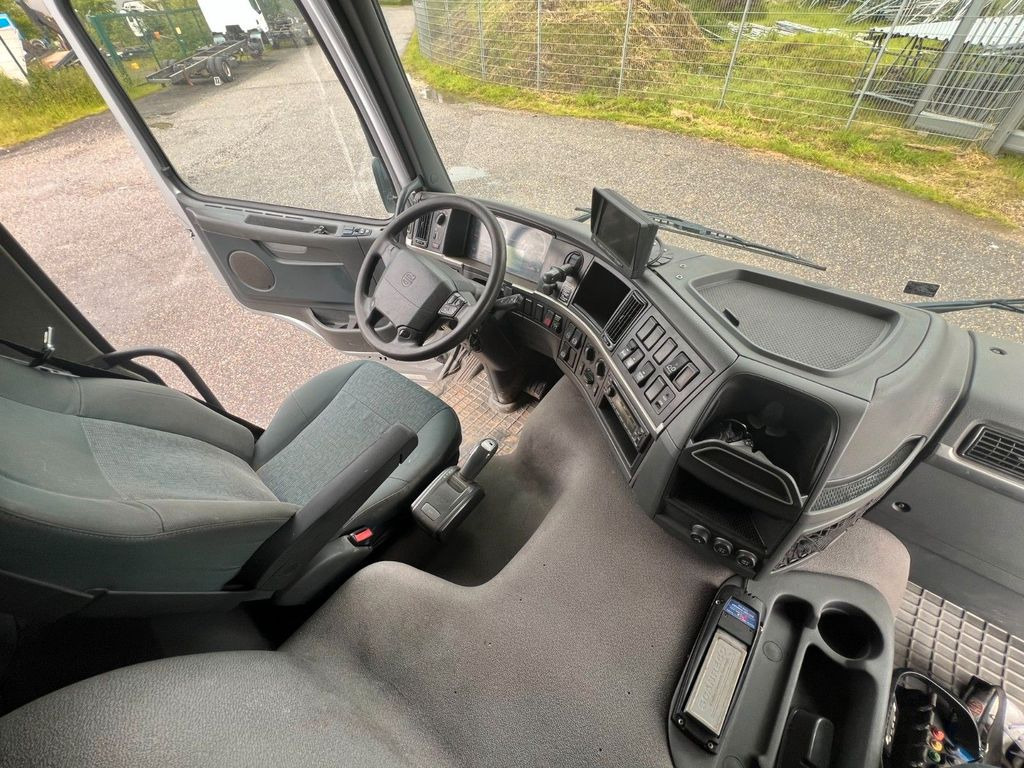 Volvo FM 420 6X2 Abroller mit Kran & Funk im Top Zust. - Kamion s kranom, Kamion s kukastom dizalicom: slika Volvo FM 420 6X2 Abroller mit Kran & Funk im Top Zust. - Kamion s kranom, Kamion s kukastom dizalicom Volvo FM 420 6X2 Abroller mit Kran & Funk im Top Zust. - Kamion s kranom, Kamion s kukastom dizalicom: slika Volvo FM 420 6X2 Abroller mit Kran & Funk im Top Zust. - Kamion s kranom, Kamion s kukastom dizalicom