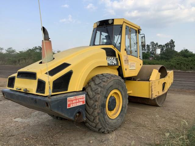 Bomag BW219DH-4 - Kompaktor: slika Bomag BW219DH-4 - Kompaktor Bomag BW219DH-4 - Kompaktor: slika Bomag BW219DH-4 - Kompaktor