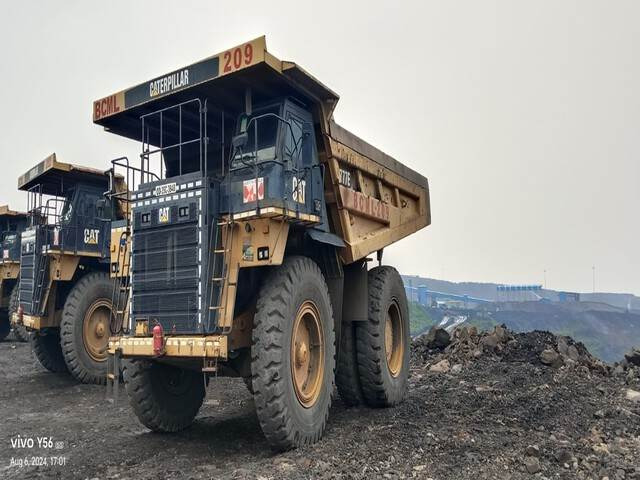 CAT 777E - Kruti istovarivač/ Kamion za prijevoz kamenja: slika CAT 777E - Kruti istovarivač/ Kamion za prijevoz kamenja CAT 777E - Kruti istovarivač/ Kamion za prijevoz kamenja: slika CAT 777E - Kruti istovarivač/ Kamion za prijevoz kamenja