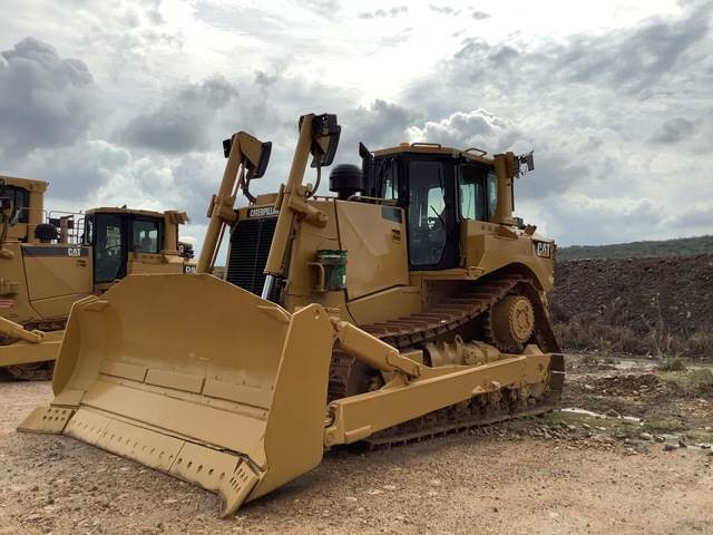 CAT D8T - Buldožer: slika CAT D8T - Buldožer CAT D8T - Buldožer: slika CAT D8T - Buldožer